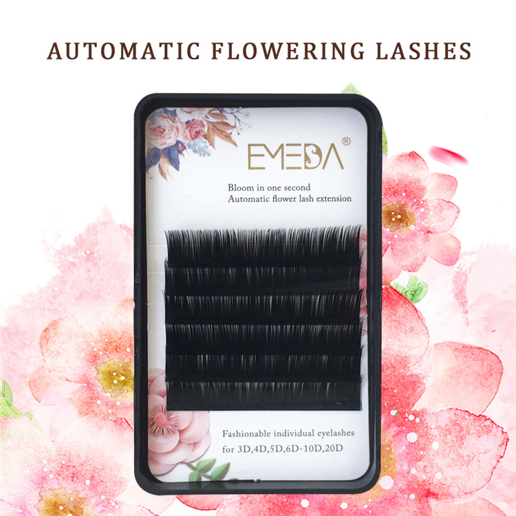 Automatic blooming individual lash extension 